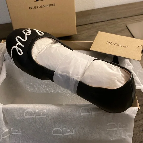 NIB [Ellen Degeneres] EG: 'Love' Langlee Ballet Flats in Black Big Girls Sz 4.5 - Picture 4 of 11